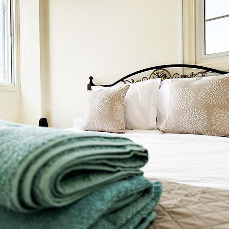 Serenity Sunrise Holiday Apt - Larnaca Bagian luar foto