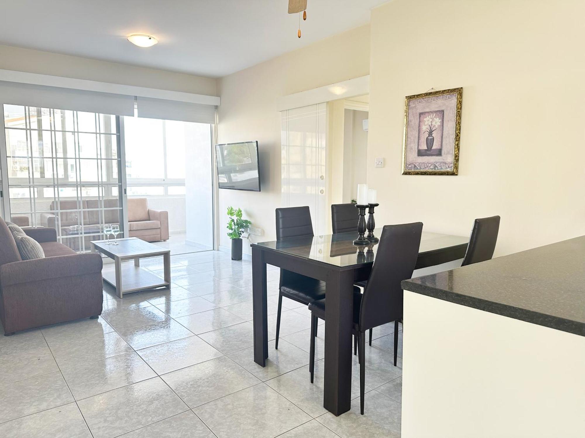 Serenity Sunrise Holiday Apt - Larnaca Bagian luar foto